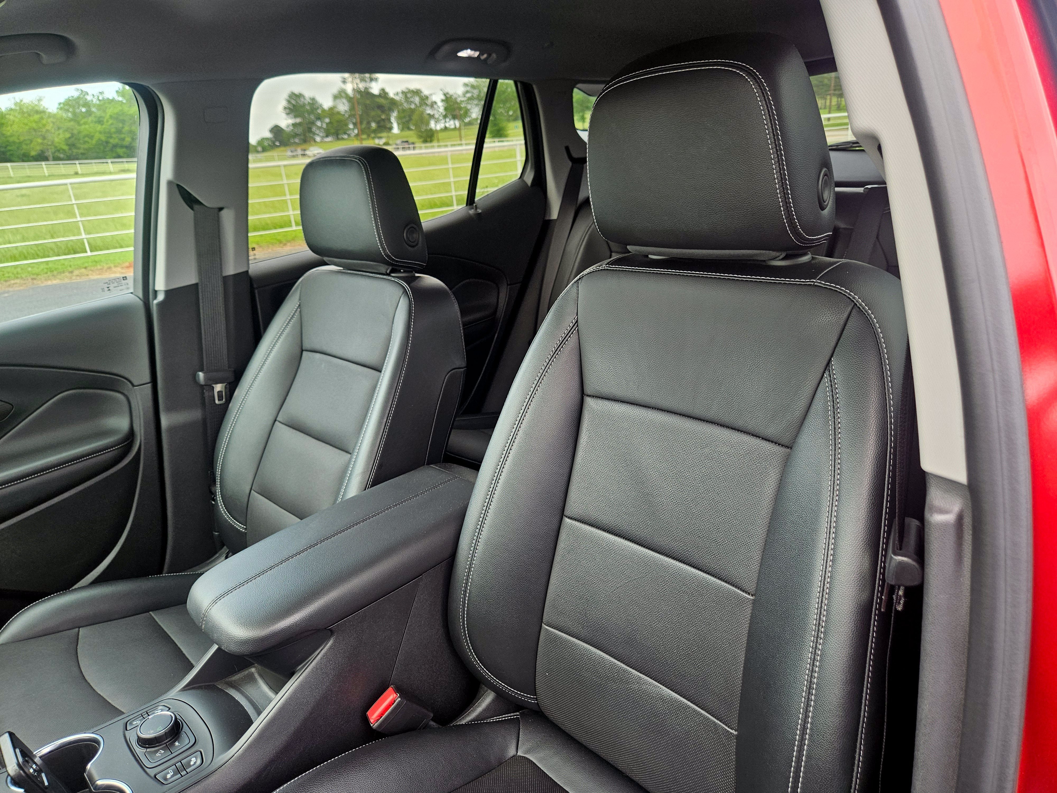 Used 2023 GMC Terrain SLT FWD image 12