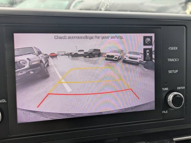 Used 2022 Kia Carnival LX image 19