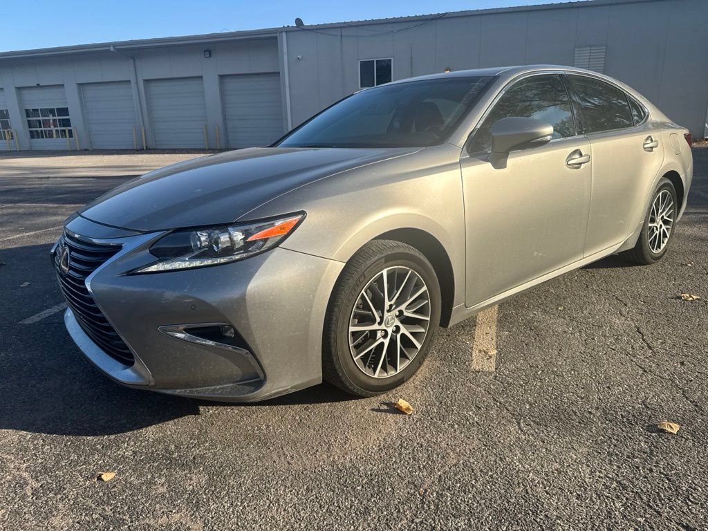Used 2016 Lexus ES 350 w/ Premium Package w/Wood Trim FWD image 11
