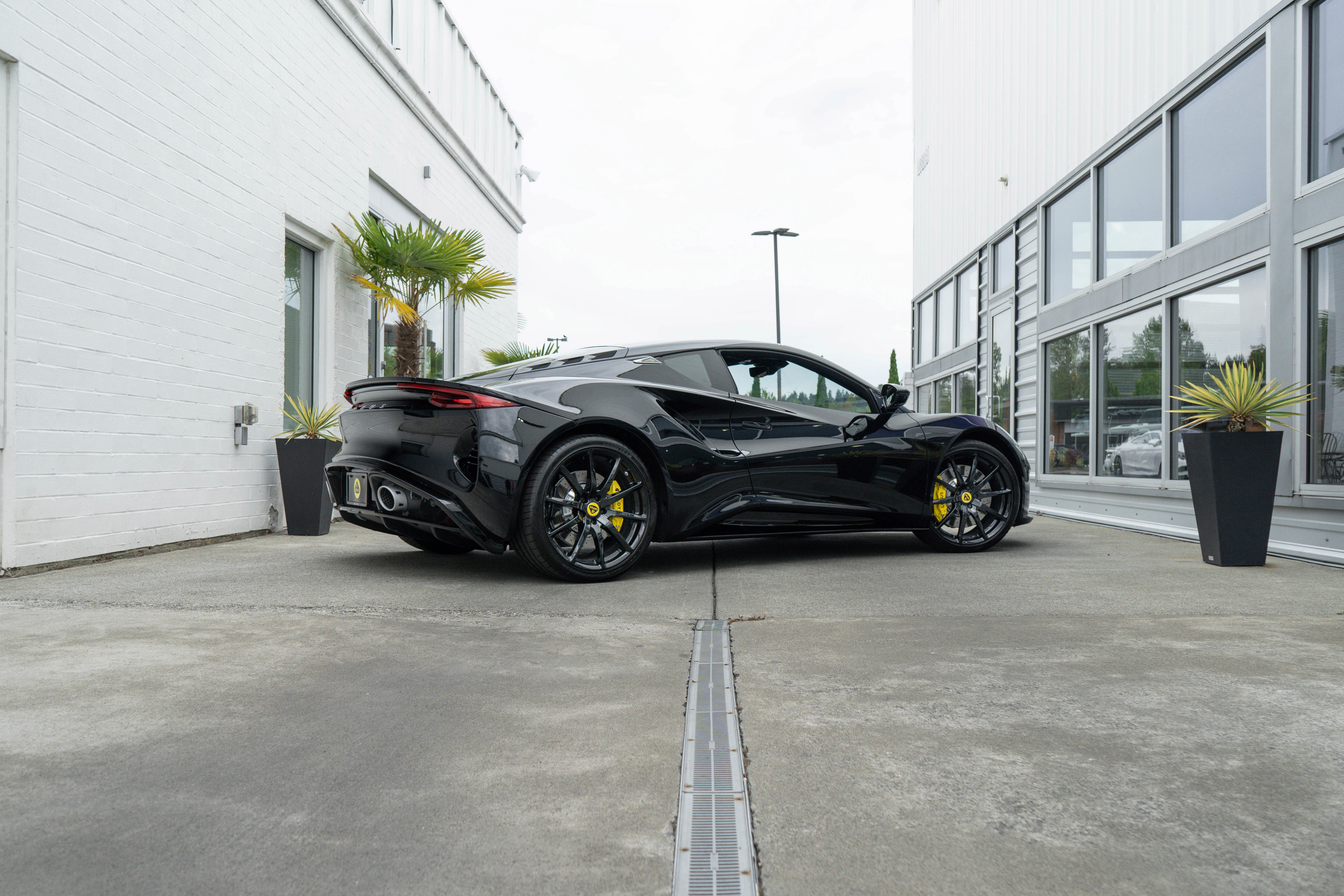 New 2025 Lotus Emira image 7