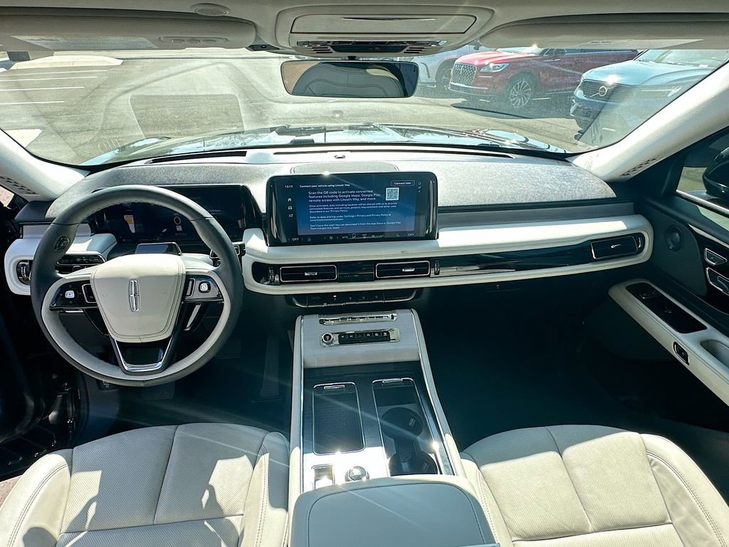 Certified 2025 Lincoln Aviator Reserve w/ Illumination Package image 3