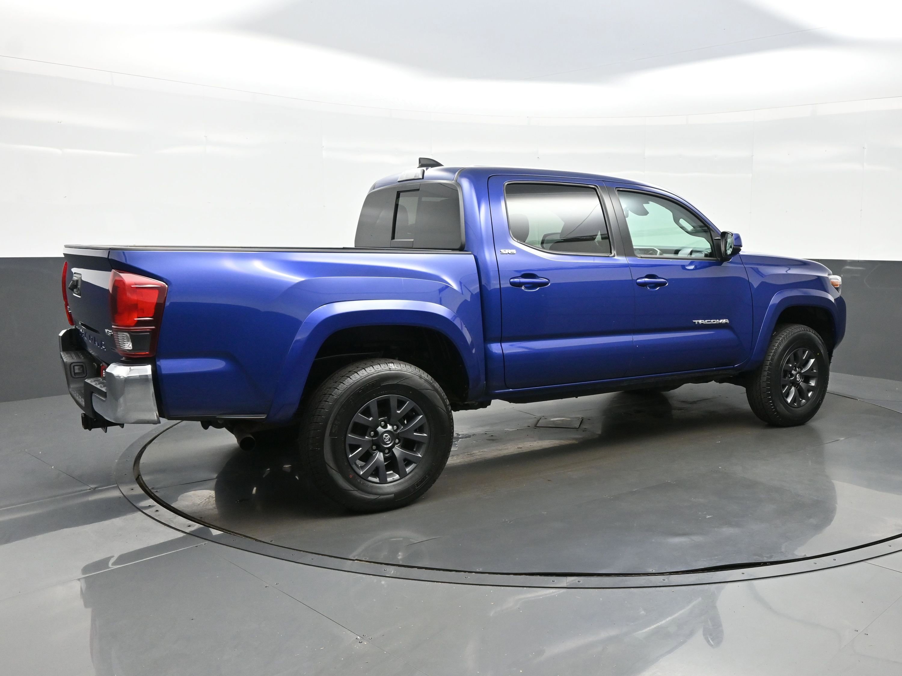 Used 2023 Toyota Tacoma SR5 AWD/4WD image 6
