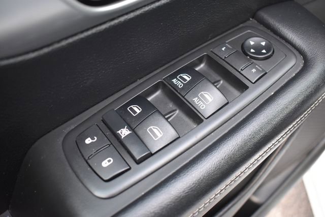 Used 2019 Chrysler Pacifica Touring Plus w/ S Appearance Package FWD image 21