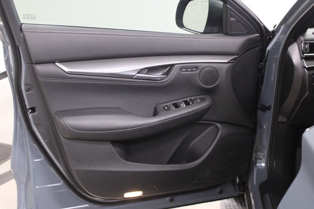 Used 2025 INFINITI QX55 Luxe w/ Cargo Package image 13