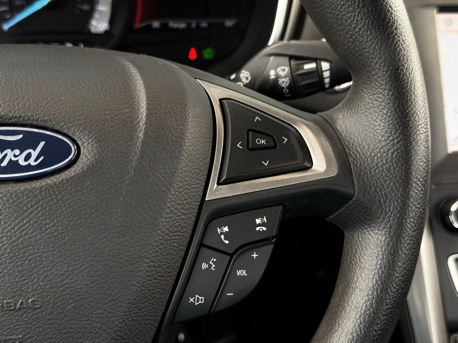 Used 2020 Ford Fusion SE image 29