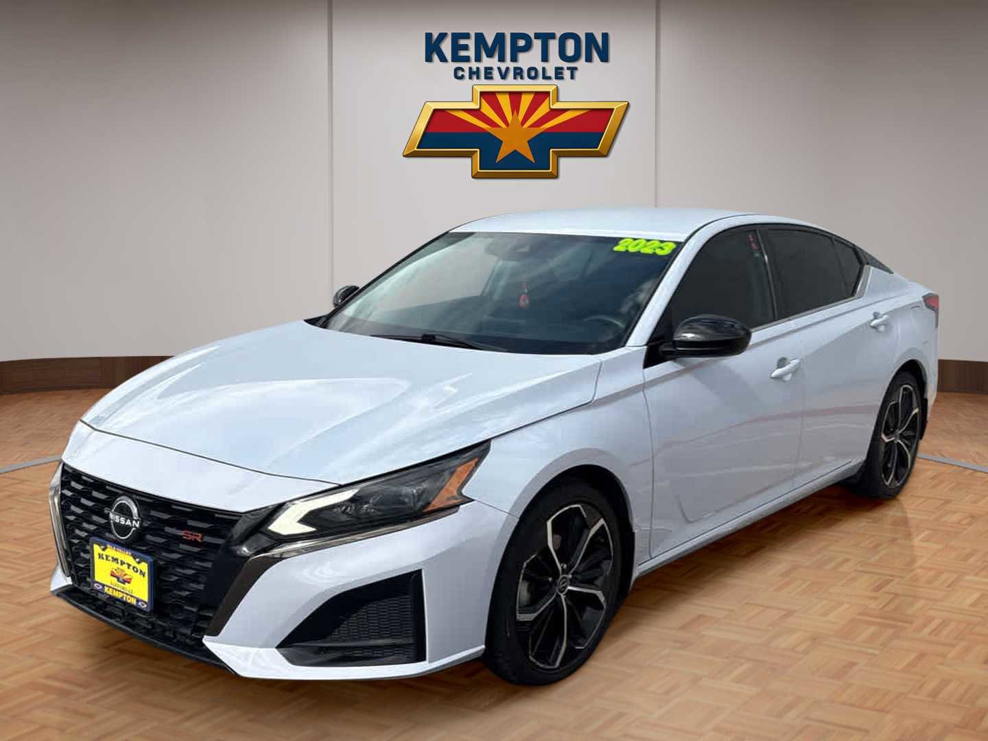 Used 2023 Nissan Altima 2.5 SR FWD image 2