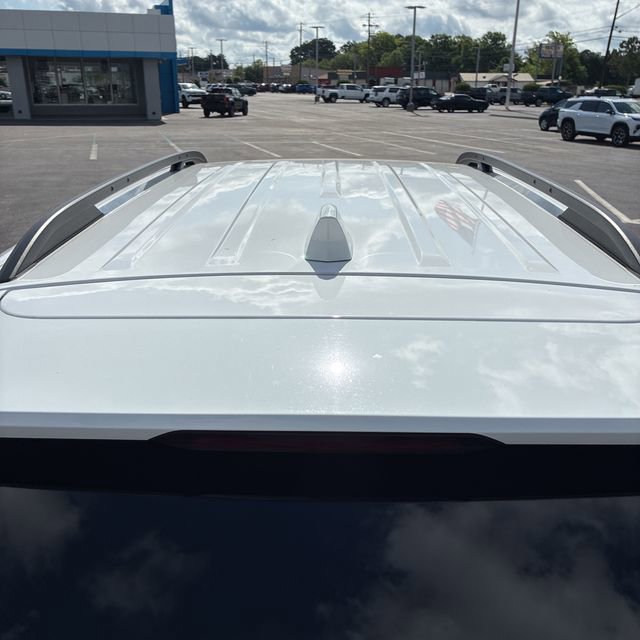 Used 2022 GMC Terrain SLE w/ Driver Convenience Package FWD image 9