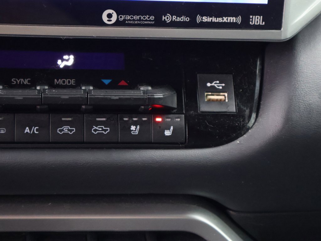 Used 2022 Toyota Tundra Platinum image 31