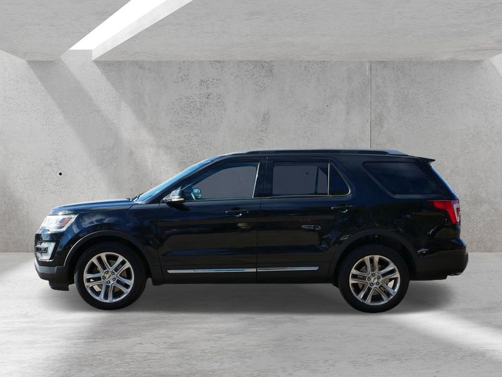 Used 2016 Ford Explorer XLT w/ Equipment Group 202A image 5