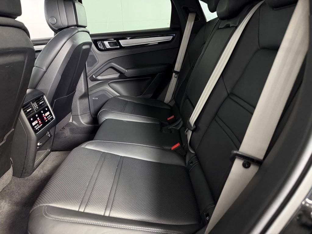 Used 2023 Porsche Cayenne S AWD/4WD image 28