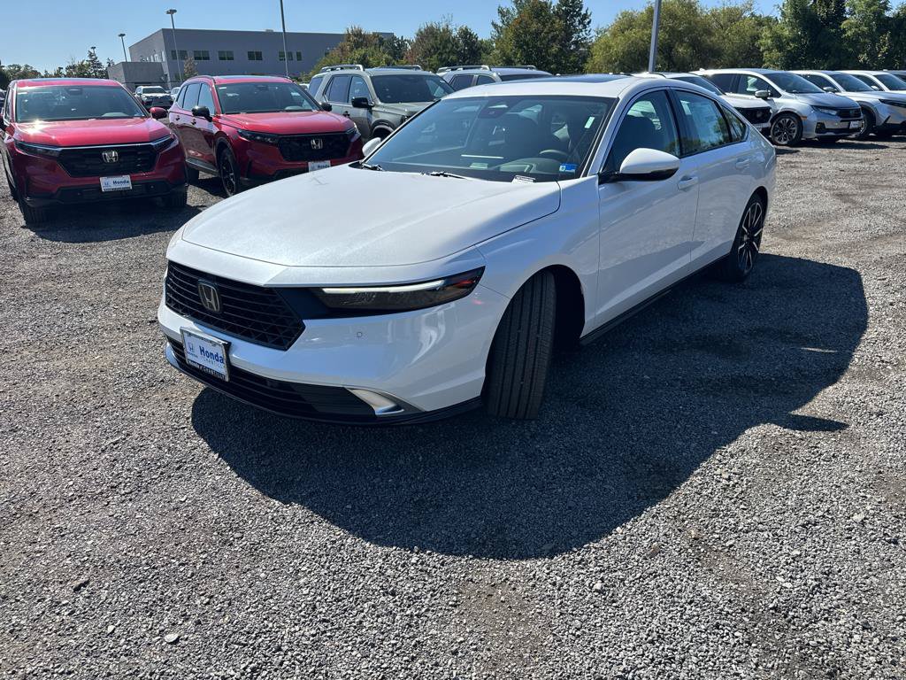 New 2026 Honda Accord Hybrid Touring image 3