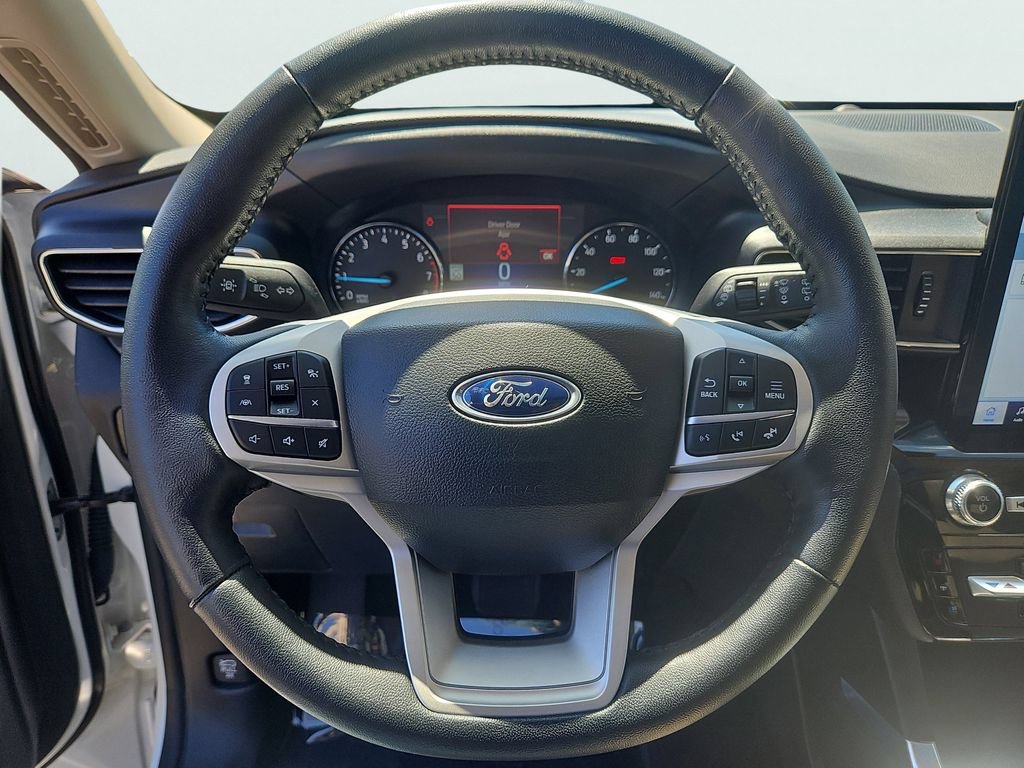 Used 2023 Ford Explorer Limited w/ Limited Technology Package AWD/4WD image 32
