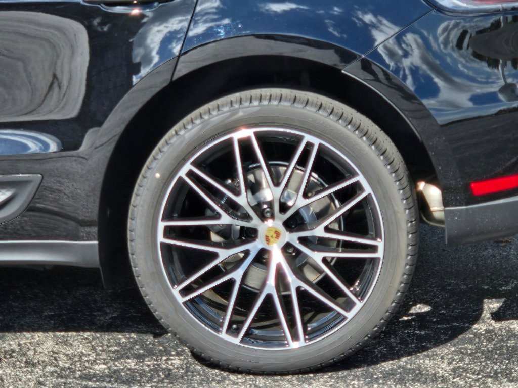 New 2026 Porsche Macan image 13