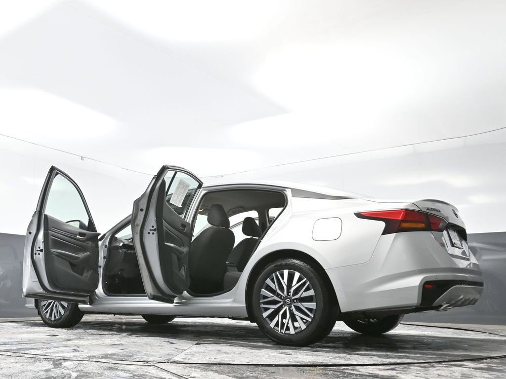 Used 2024 Nissan Altima 2.5 SV FWD image 76