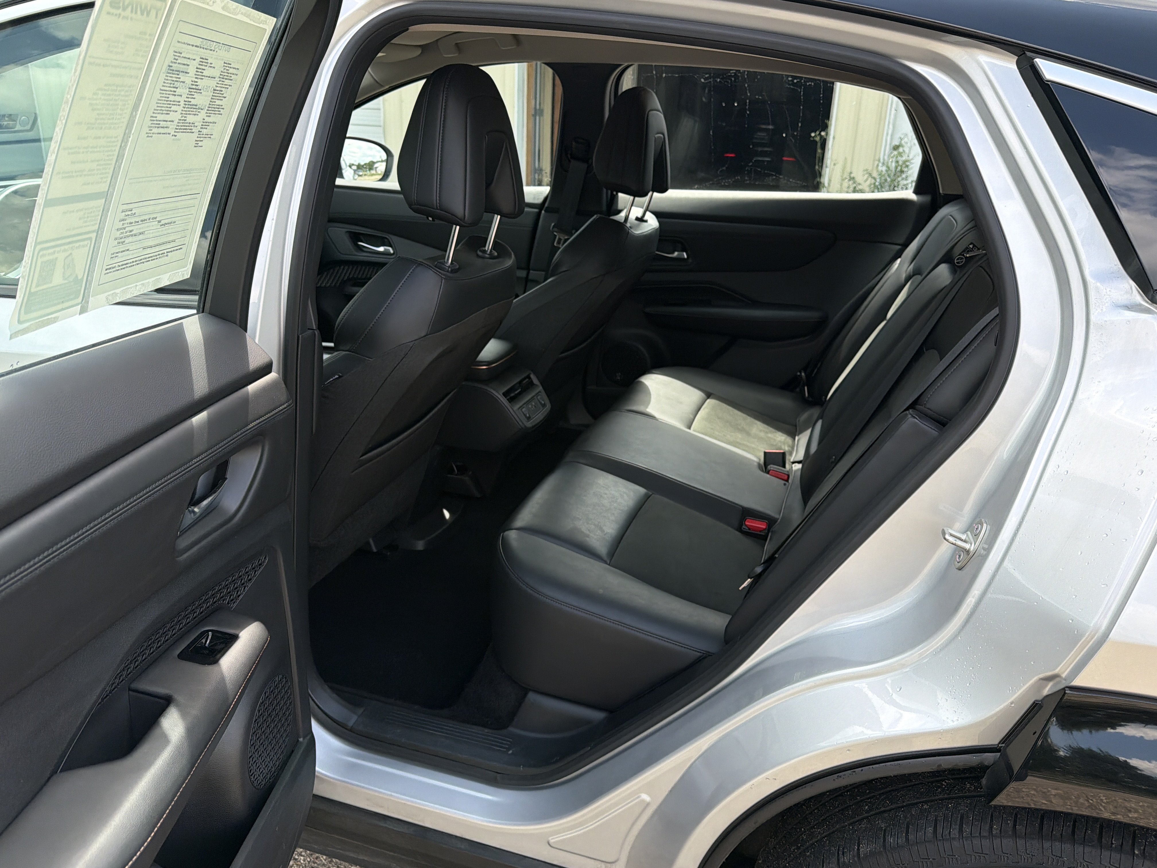 Used 2023 Nissan Ariya FWD image 14