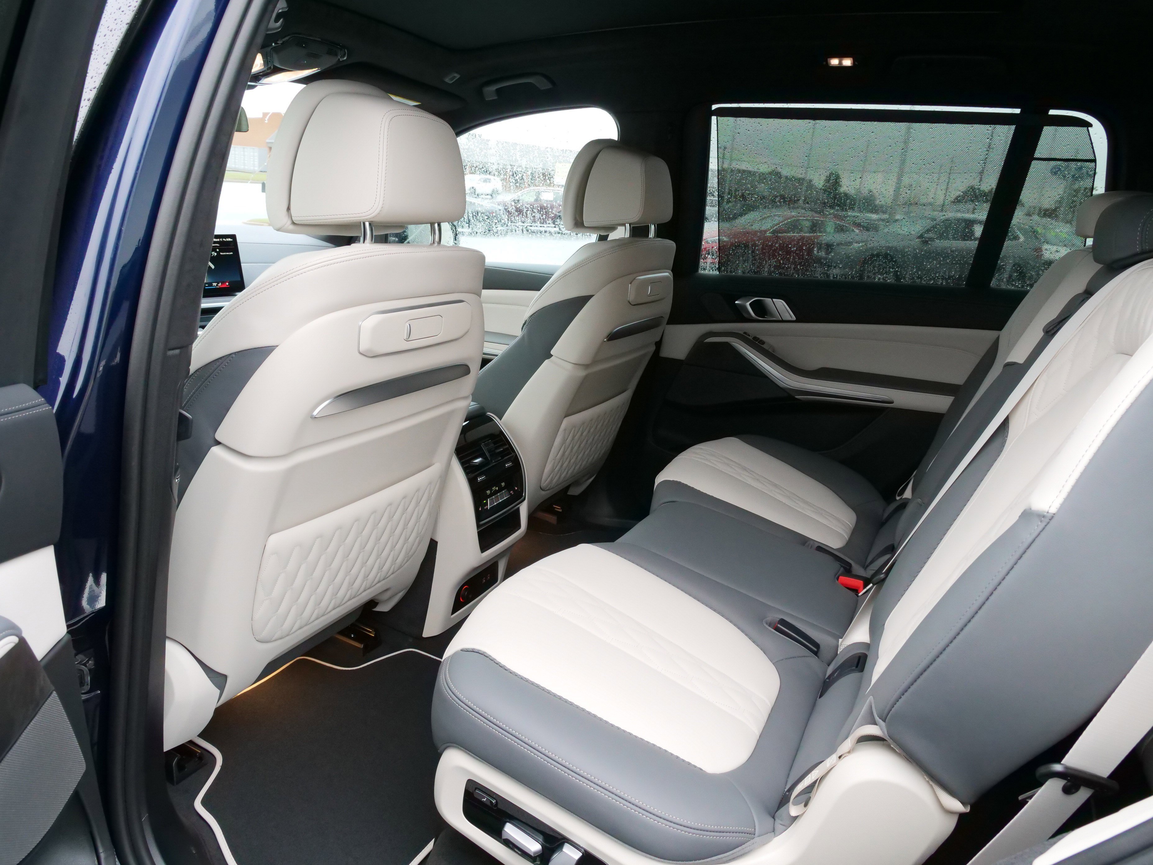 New 2026 BMW X7 xDrive40i w/ Executive Package image 17