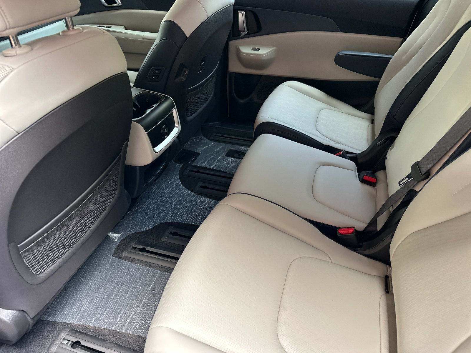 New 2026 Kia Carnival EX FWD image 12