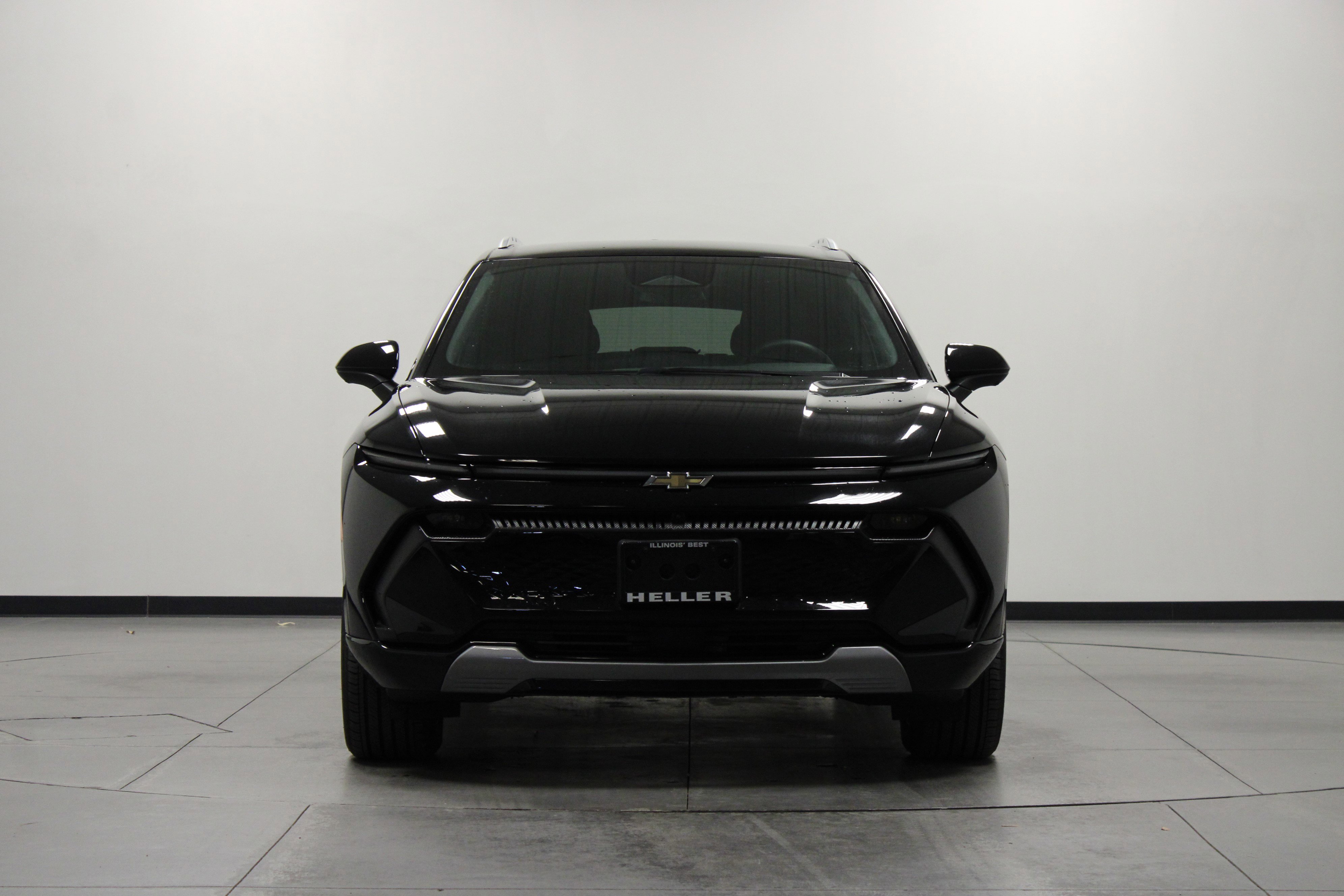 Used 2025 Chevrolet Equinox EV LT w/ Convenience Package image 9