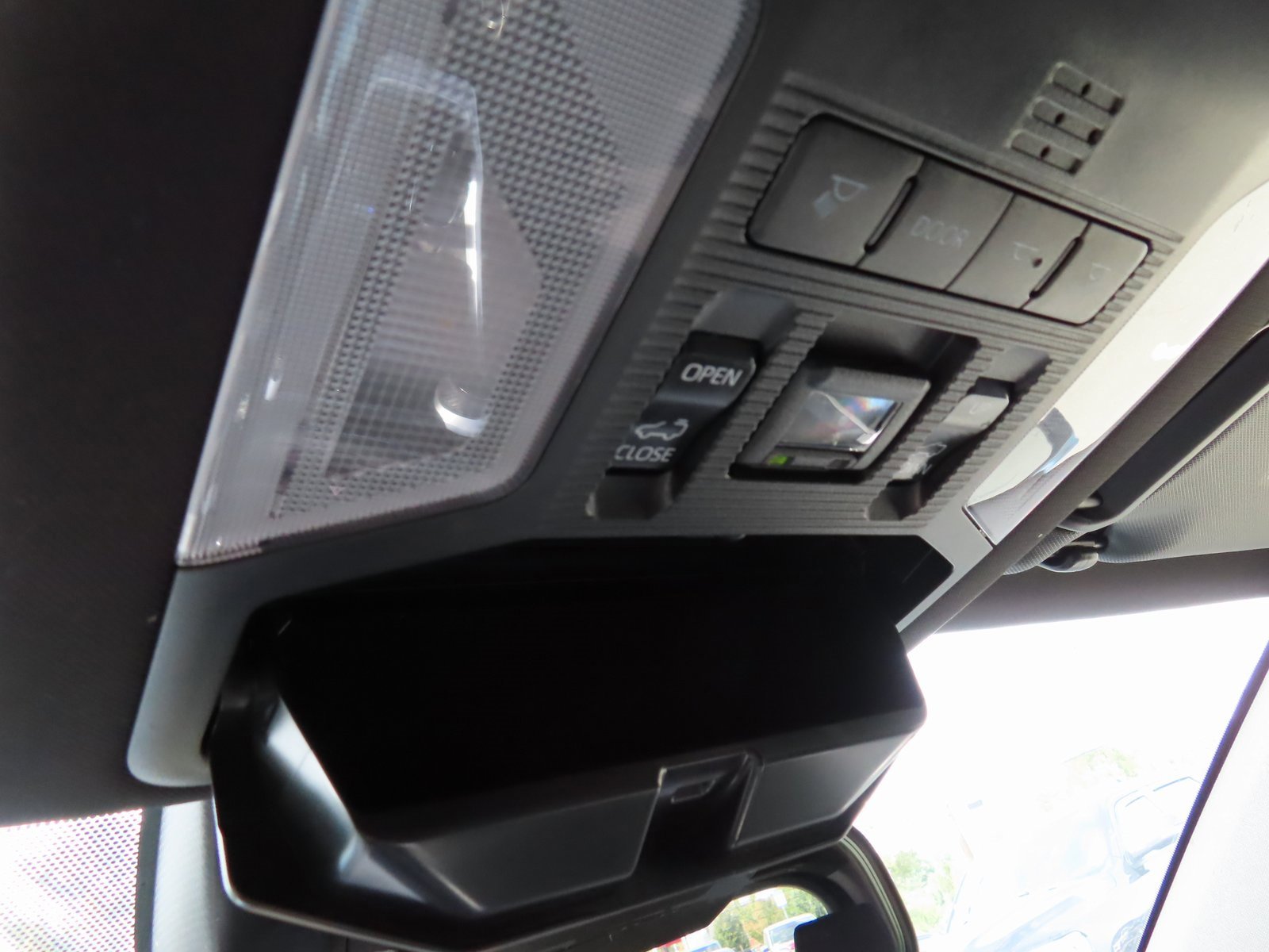 Used 2022 Toyota RAV4 SE w/ Convenience Package image 38