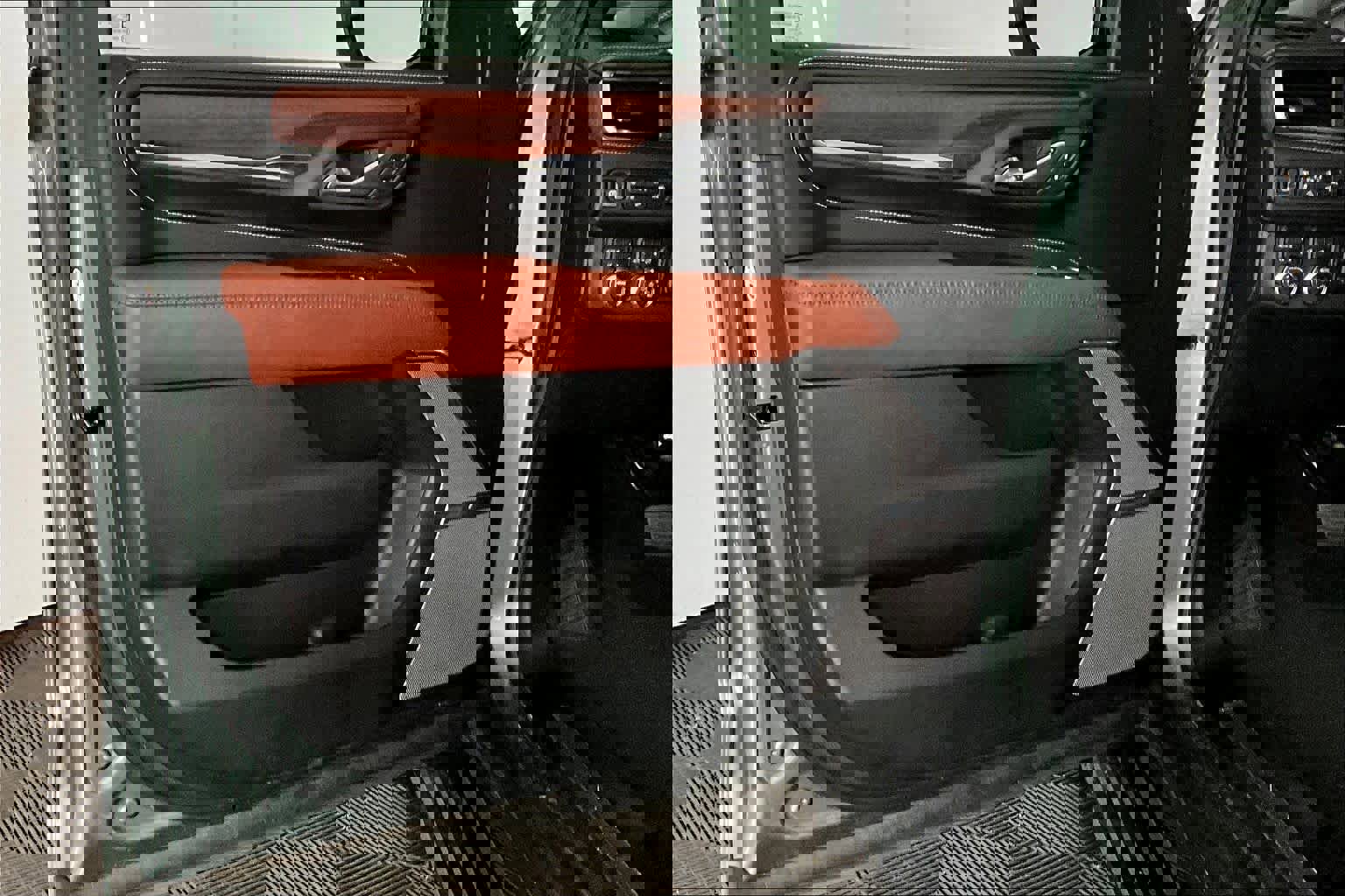 Used 2024 GMC Yukon Denali Ultimate image 22