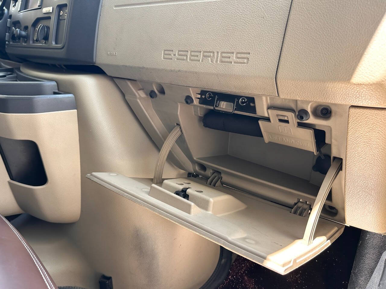 Used 2010 Ford E-350 and Econoline 350 XLT RWD image 58