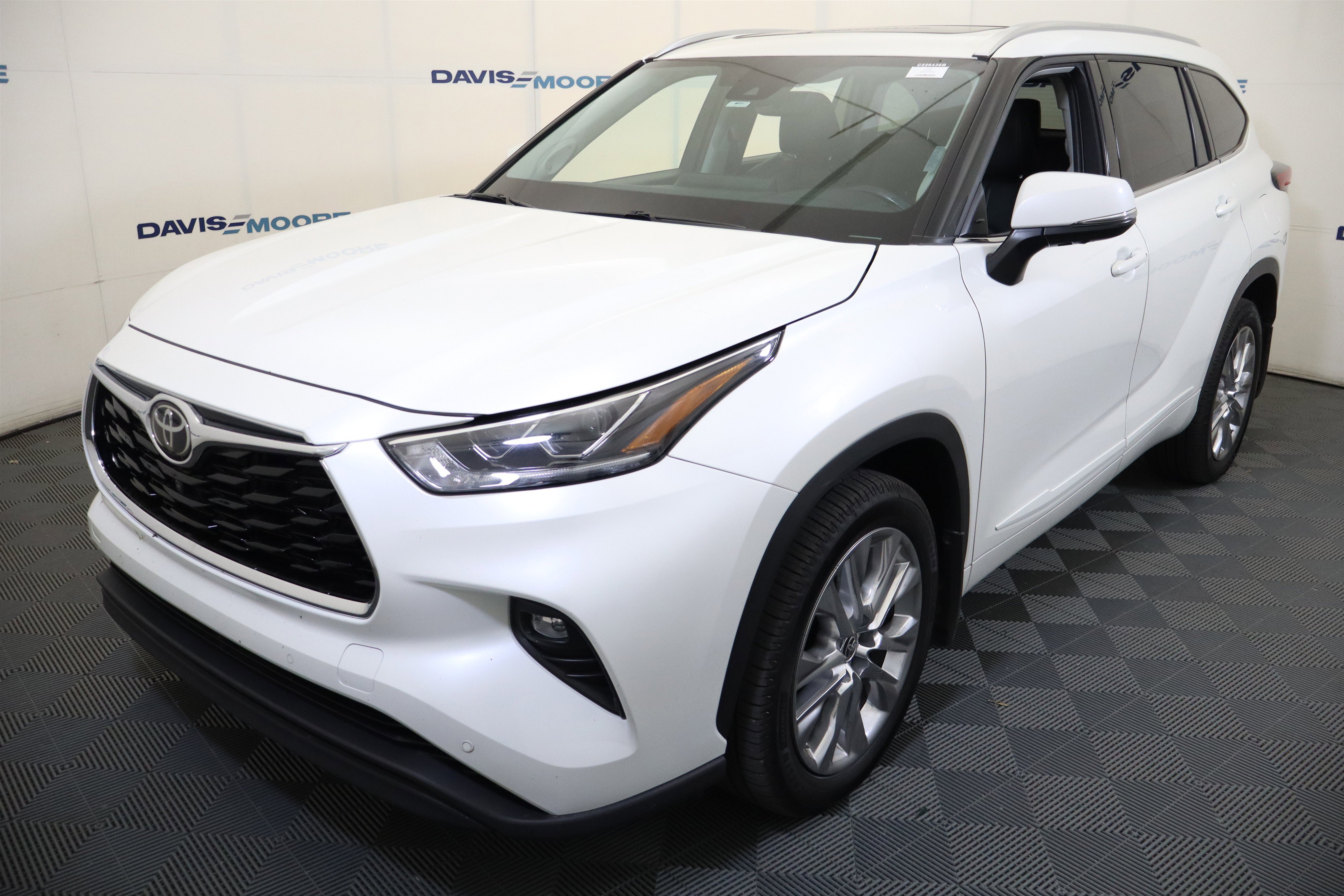 Used 2021 Toyota Highlander Limited AWD/4WD image 12