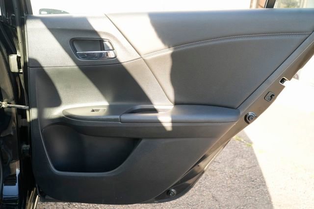 Used 2015 Honda Accord Touring image 36