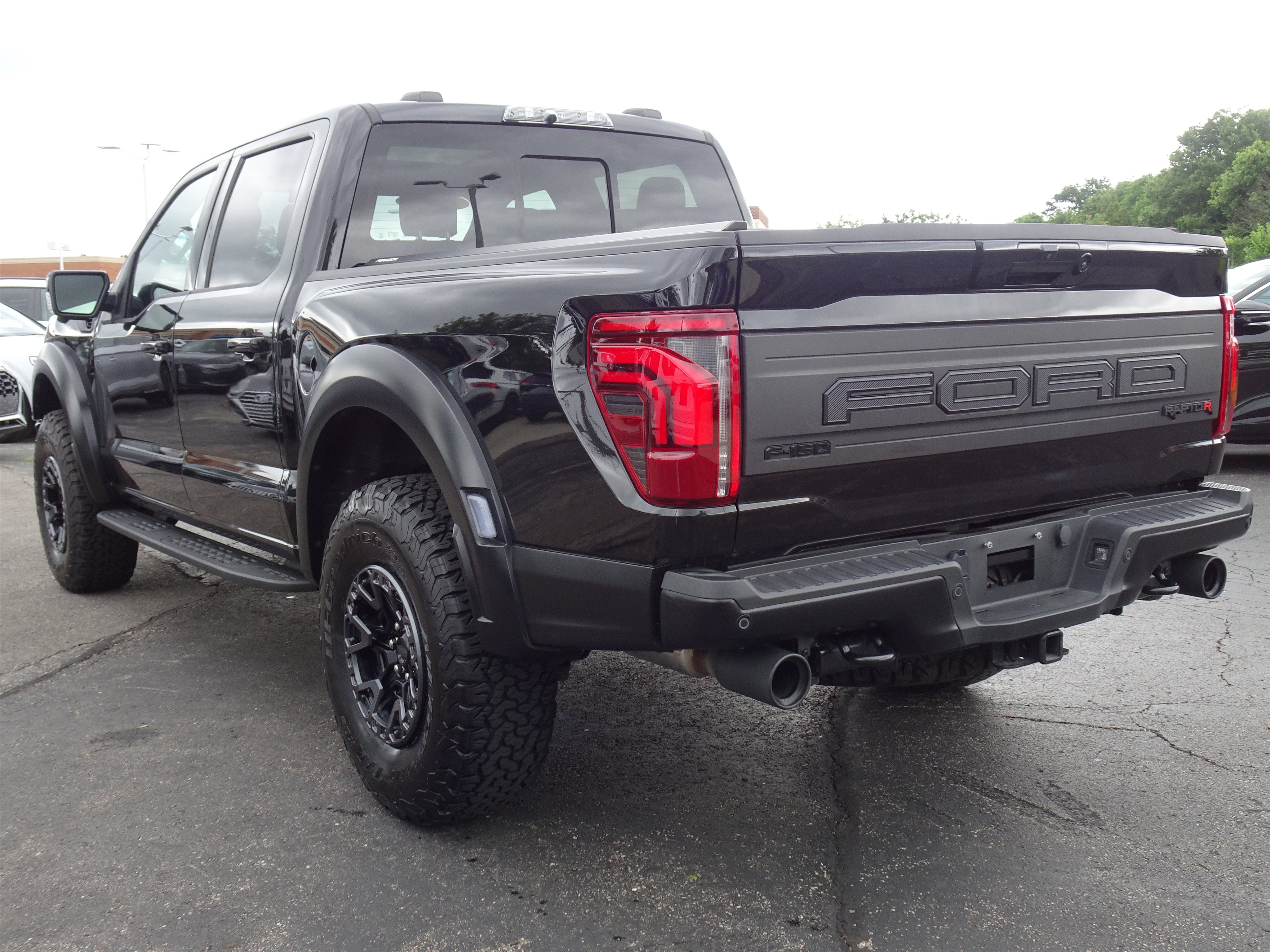 Used 2025 Ford F150 Raptor w/ Equipment Group 803A Raptor R AWD/4WD image 3