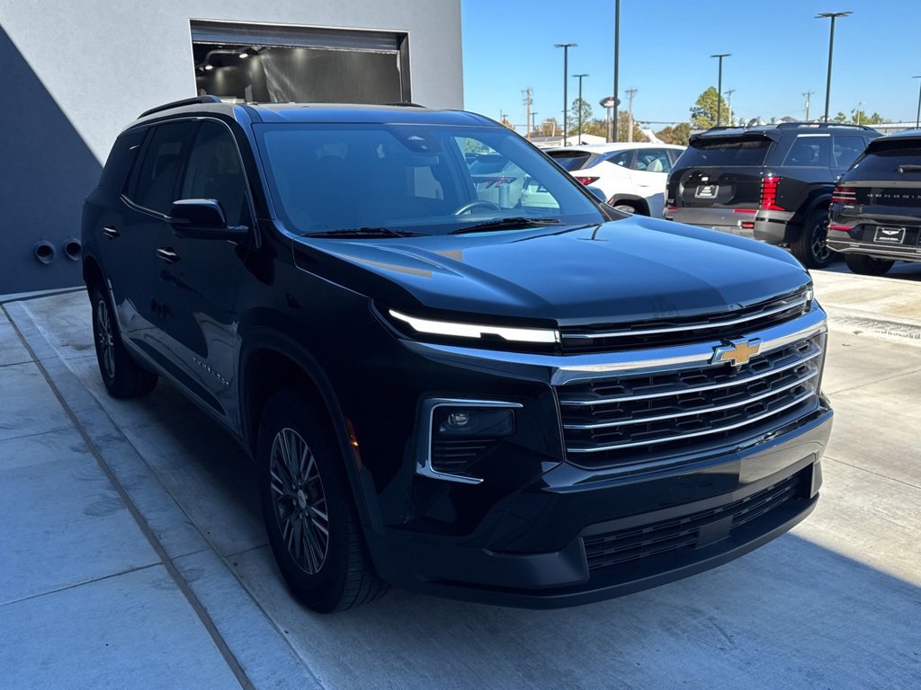 Used 2024 Chevrolet Traverse LT image 10