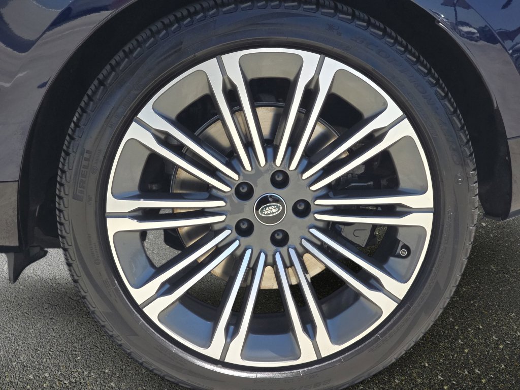 Certified 2023 Land Rover Range Rover Autobiography AWD/4WD image 35