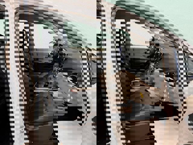 Used 2024 Chrysler Pacifica Touring-L image 16