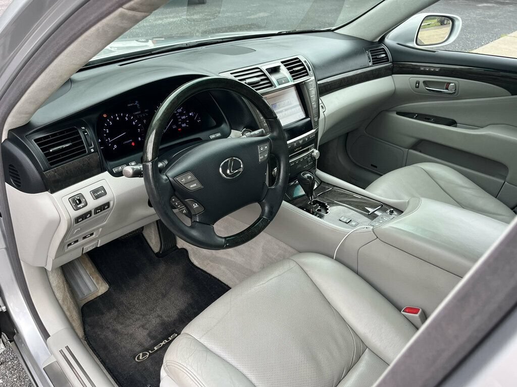 Used 2011 Lexus LS 460 L w/ Luxury Pkg AWD/4WD image 24