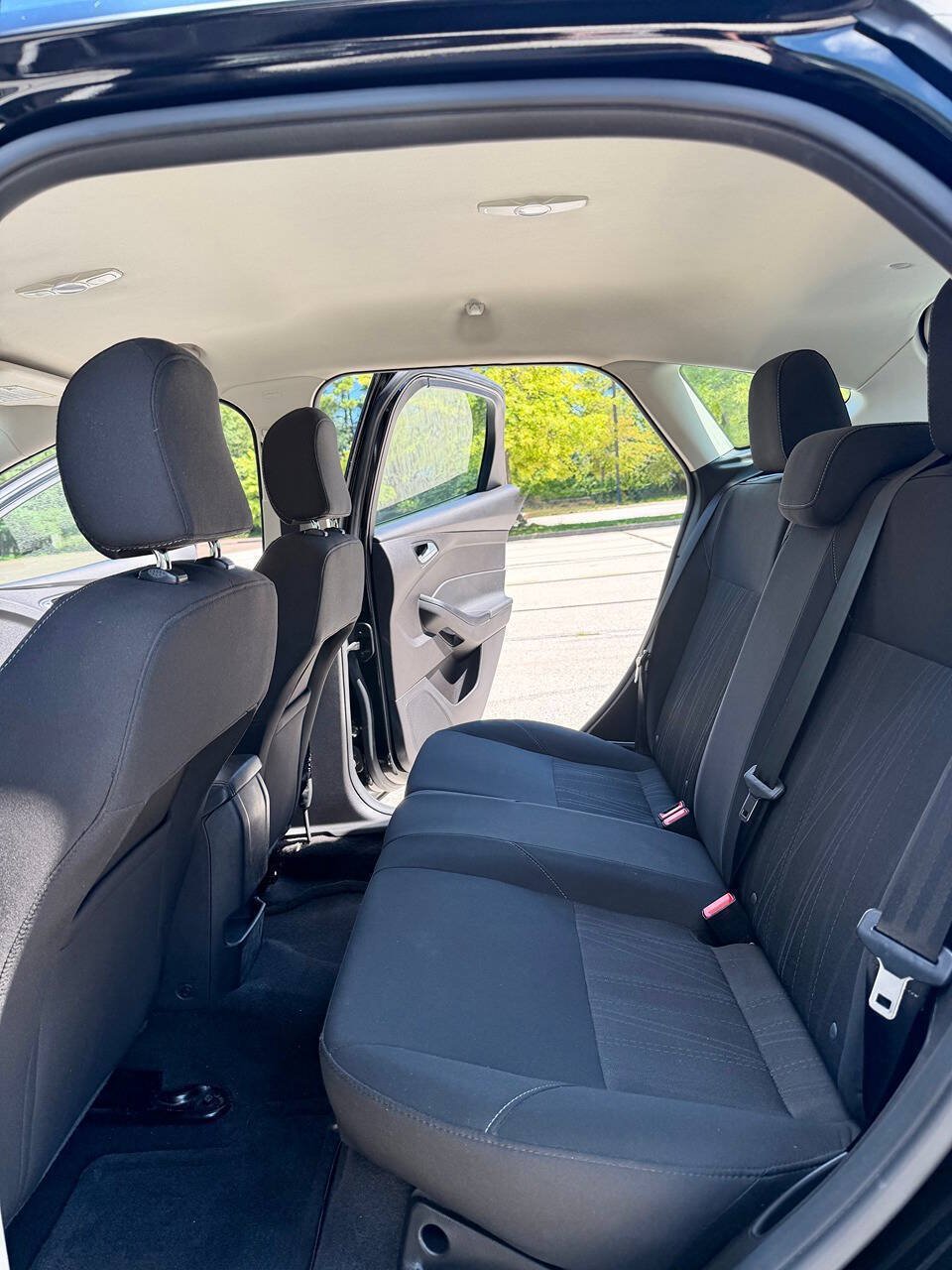 Used 2017 Ford Focus SE FWD image 24