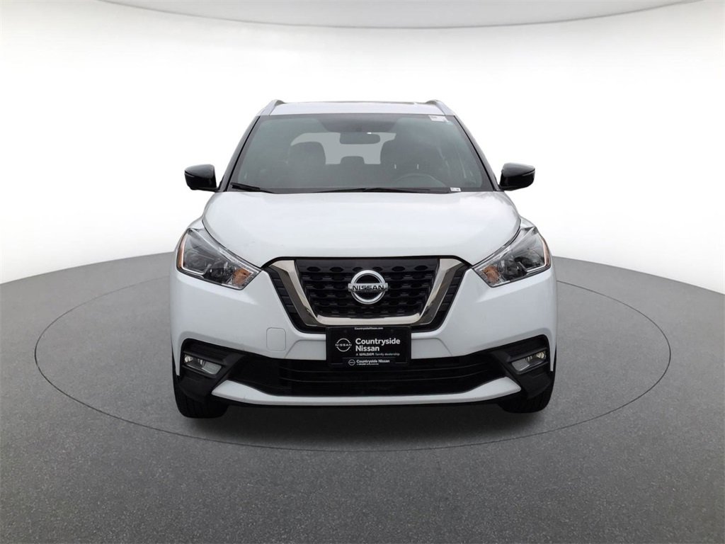 Used 2019 Nissan Kicks SR image 2