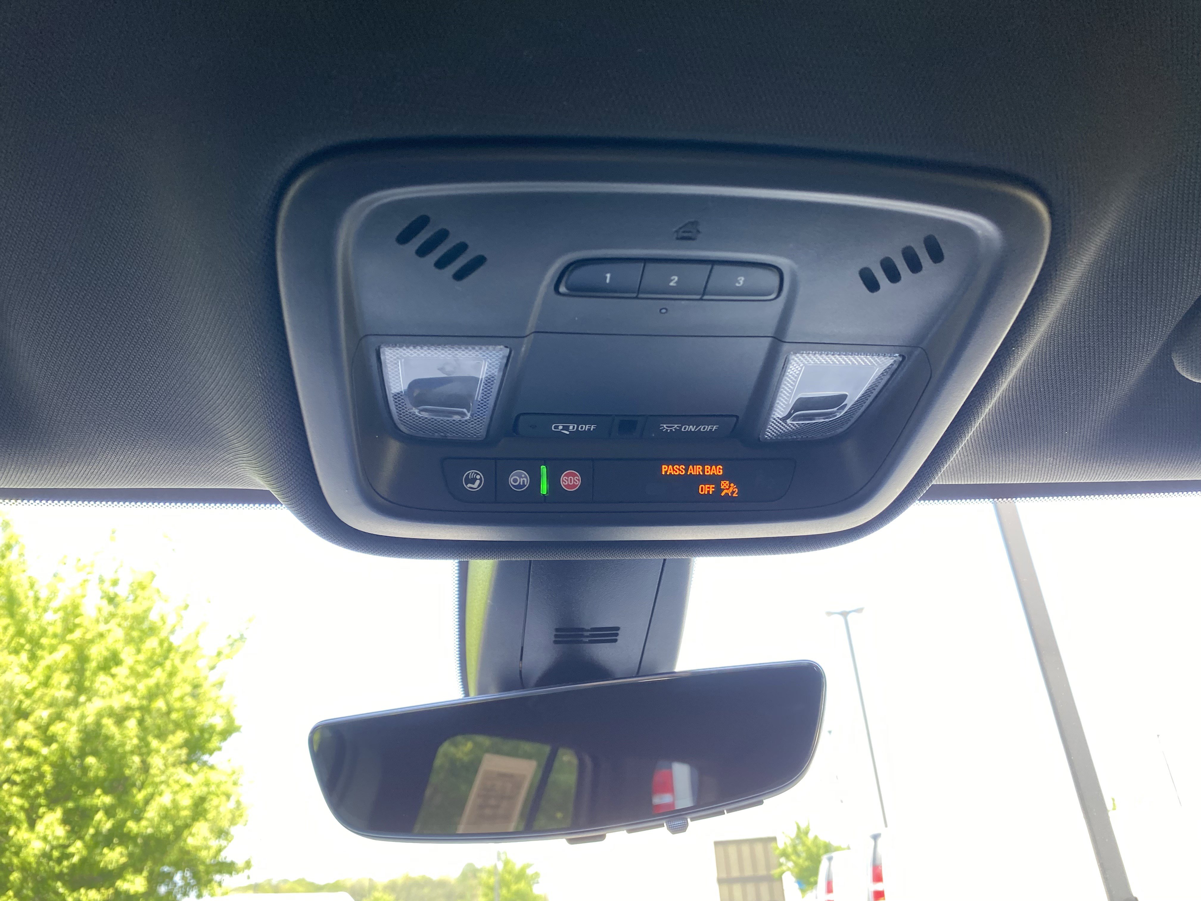 Used 2023 Chevrolet Traverse RS image 32