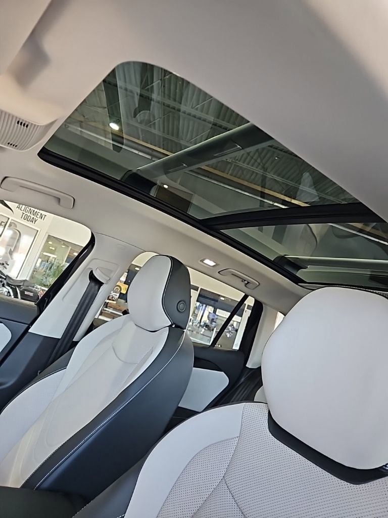 New 2026 Volkswagen Tiguan SE image 29