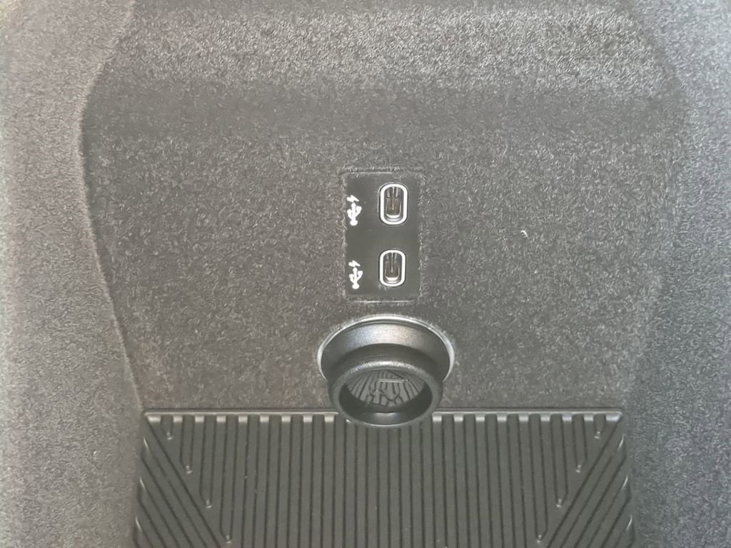 New 2026 BMW 760i xDrive w/ Premium Package image 23