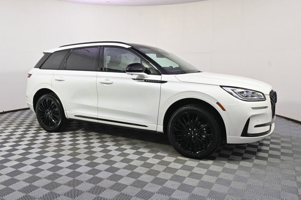 New 2025 Lincoln Corsair Reserve w/ Jet Appearance Package image 8