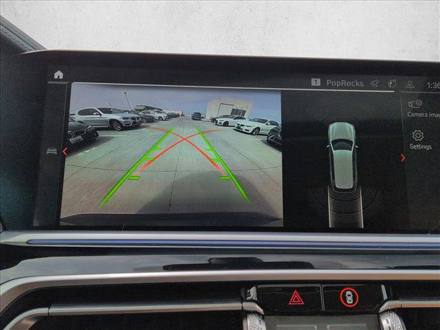 Used 2022 BMW X7 xDrive40i w/ Premium Package AWD/4WD image 14