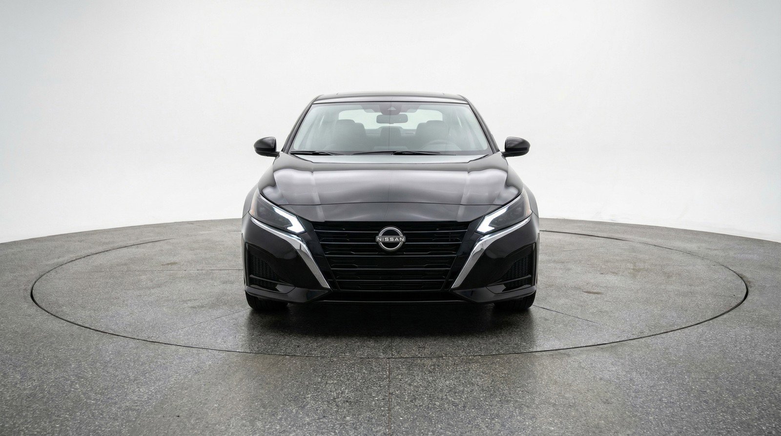 Used 2025 Nissan Altima 2.5 SV image 2