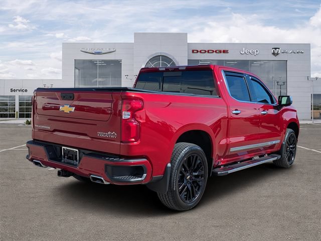 Used 2025 Chevrolet Silverado 1500 High Country w/ High Country Premium Package AWD/4WD image 3
