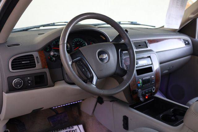 Used 2008 Chevrolet Suburban LT w/ LT Preferred Equipment Group image 14