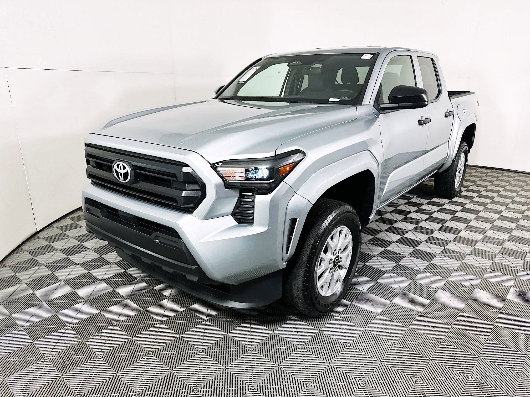 Used 2024 Toyota Tacoma SR AWD/4WD image 7