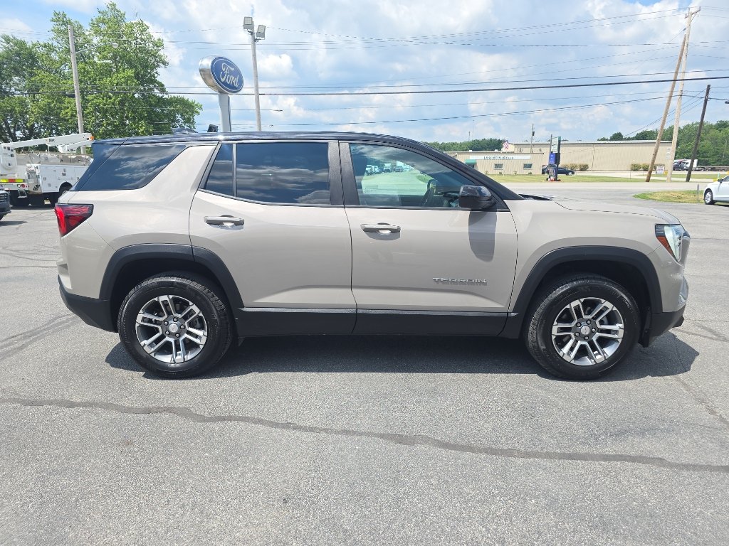 Used 2025 GMC Terrain Elevation AWD/4WD image 5