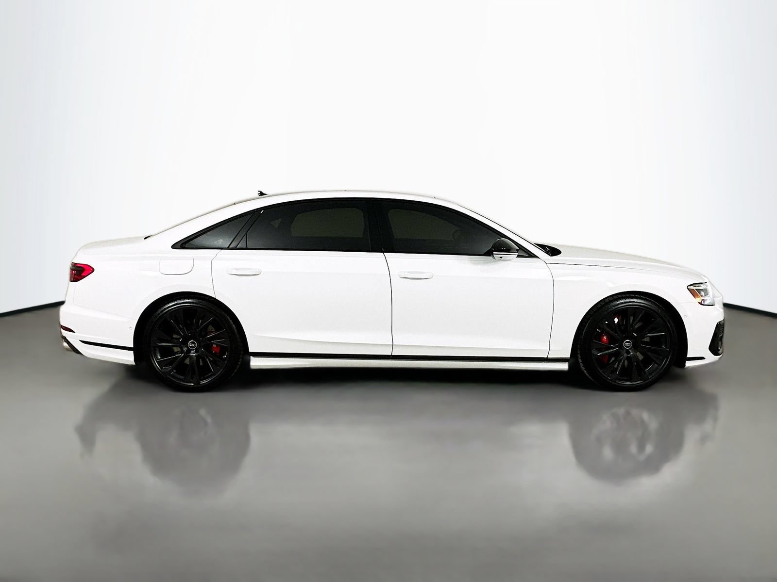 Used 2025 Audi S8 AWD/4WD image 4