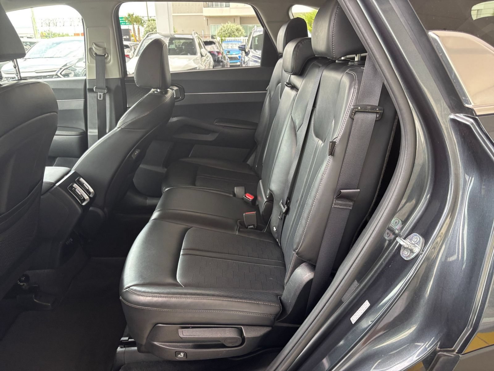 Used 2024 Kia Sorento S FWD image 28