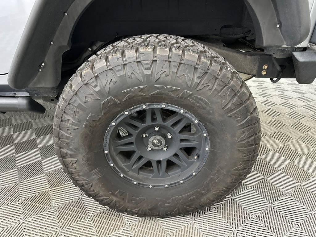 Used 2017 Jeep Wrangler Unlimited Sport w/ Connectivity Group AWD/4WD image 19