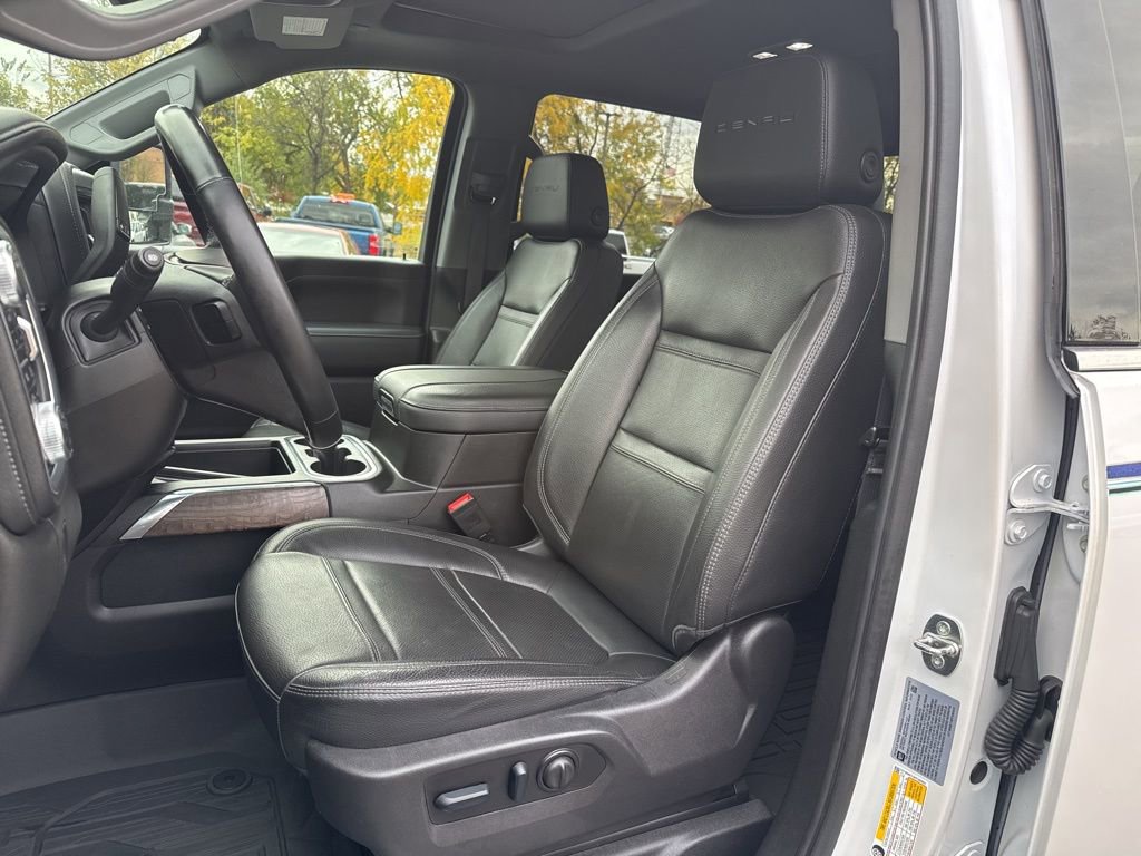 Used 2023 GMC Sierra 3500 Denali image 15