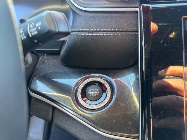 Used 2023 Jeep Grand Cherokee Altitude image 15