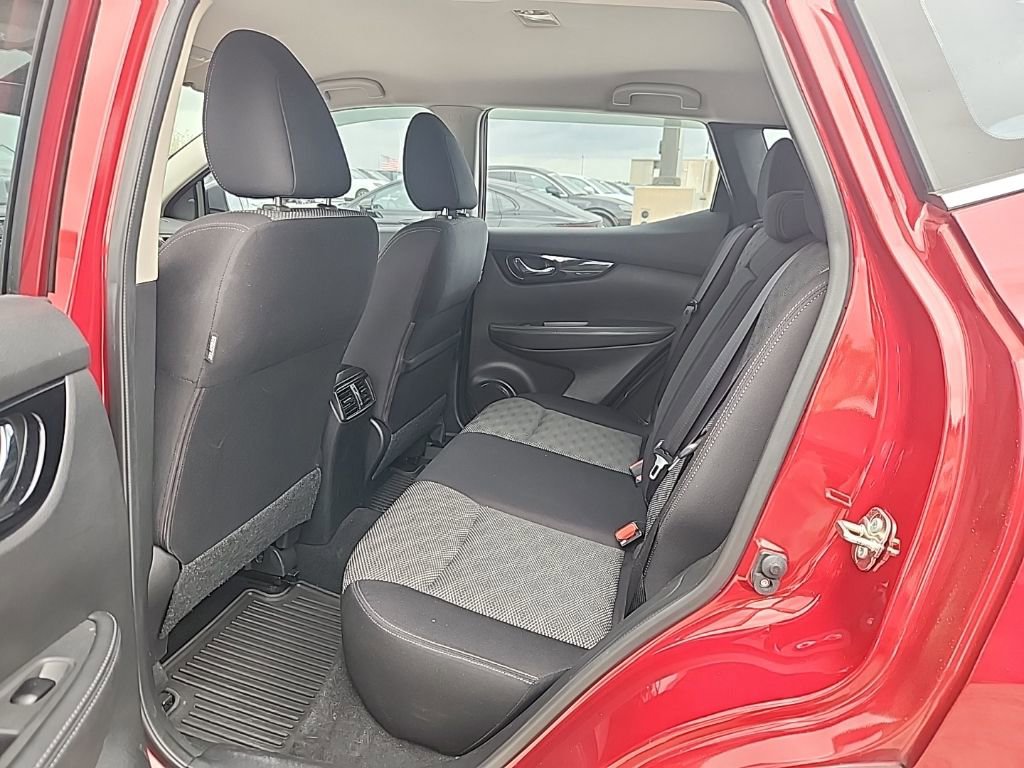 Used 2019 Nissan Rogue Sport SV w/ Technology Package image 3